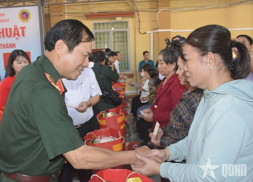 Đại tướng Nguyễn Tân Cương: Cần giải quyết dứt điểm, 